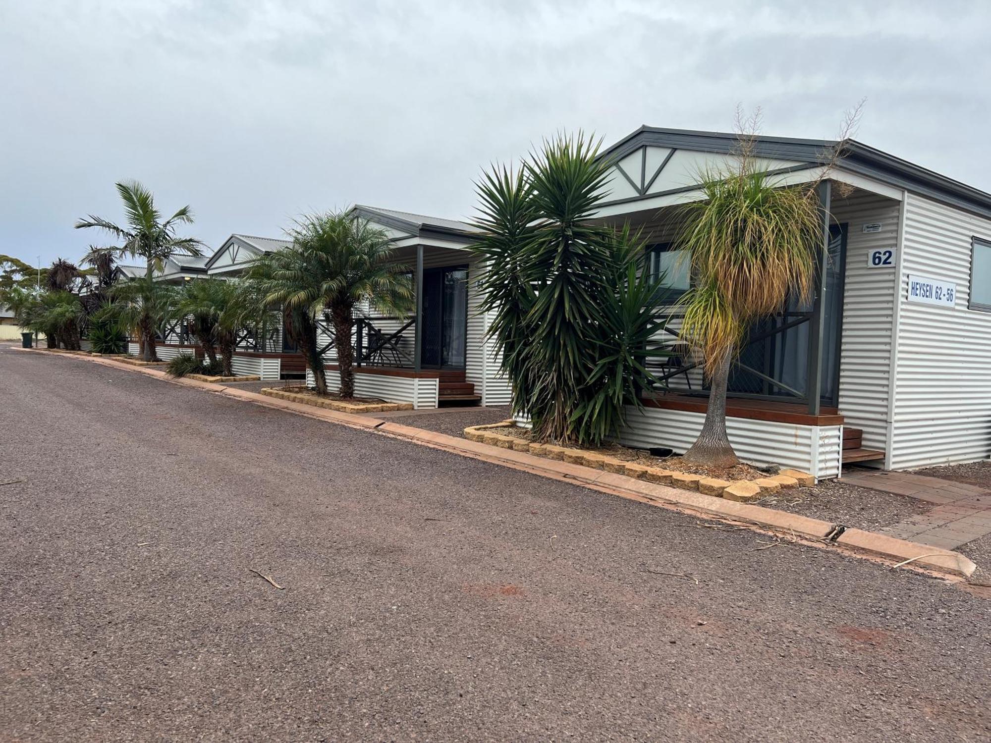 וויאלה The Sundowner Cabin & Tourist Park מראה חיצוני תמונה